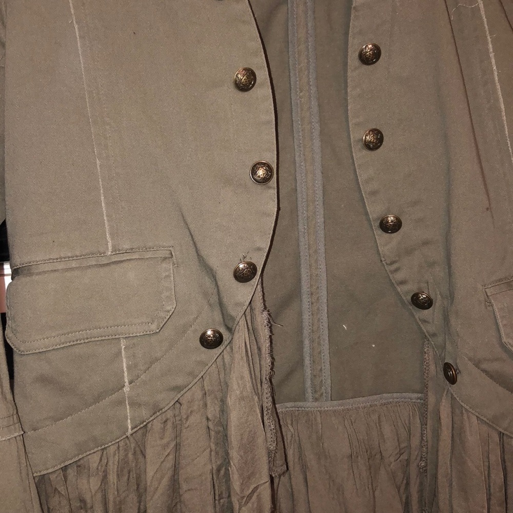 Army green jacket worn once! - Picture 2 of 3